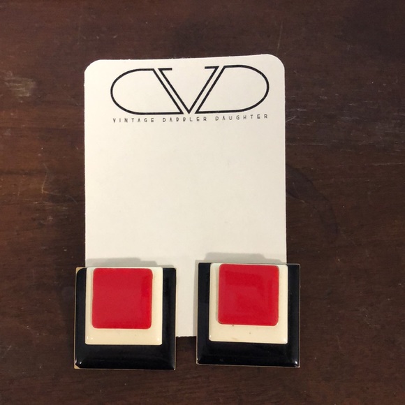 Retro Earrings Red and Black Square - Picture 6 of 7